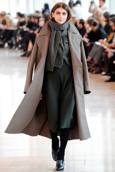 Look 12